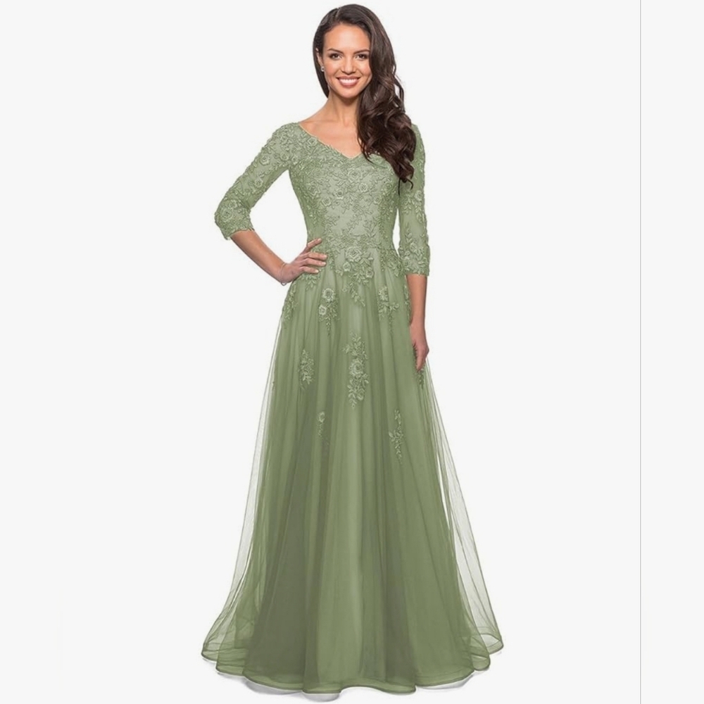 Elegant Sage Green Lace Evening Gown With Pockets
